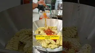 BOENGKOES JUAL MIE INSTAN MAHAL ?