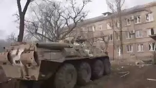Филатов снимает, как морпехи и ополчение зачищает угол 