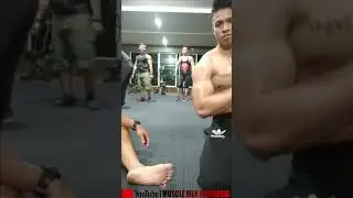 Ganteng Berotot Sixpack Gym Keringetan Pamer Badan | Hot Muscle Sixpack Gym Sweaty Flexing Show Off