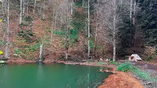 SAKLI GÖL KENARINDA ŞİŞME ÇADIR İLE SONBAHAR KAMPI