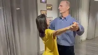 Ballroom dancing practice. Waltz. Учимся танцевать Вальс. Похоже на вальс ?)