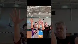 Руки на блоке, сводить или на ширине плеч? 