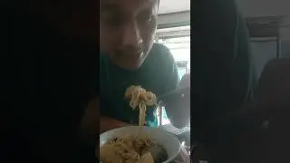 ASMR makan mie ayam spesial