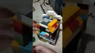 почти сделал хату из лего