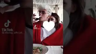 А4 а у меня во дворе ходит девочка с каре Влад а4 