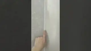 Как правильно клеить обои в углах