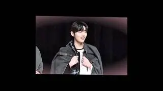 hyeongseop bất ngờ khi được eunchan khoác áo 