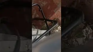 Fui a uma casa abandonada.