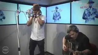 Ne-Yo Performs 