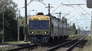 Электропоезд ЭР2Т-7117/7115 на о.п. Яунолайне / ER2T-7117/7115 at Jaunolaine stop