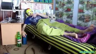 как поссать  не выходя из комнаты если ты живёшь в общаге
