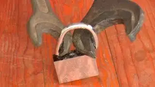 КАК ОТКРЫТЬ ЗАМОК БЕЗ КЛЮЧА How to open a lock with a nut wrench