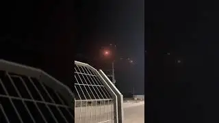 ЖУТЬ! Сотни ракет в небе Израиля #Shorts