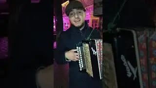рамир исполняет песню моё сердце стучит для тебя дорогая эту песню ищут все 2024