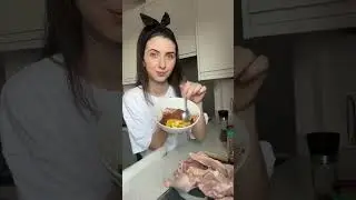 Готовлю обед: курица с картофелем в духовке и салат