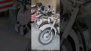 Американец продает два 