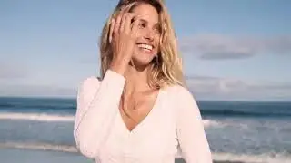 Please Don't Walk Away - DJ Silverado (hot Deep House, beautiful bikini model for you summer vibes)