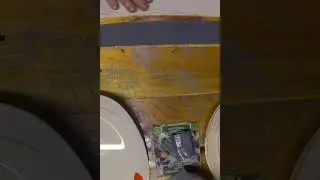 Садоводство.Как посеять  семена многолетнего лука , накрываем пленку бумагой и смачиваем. ч.№8