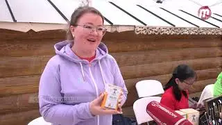 В рамках ярмарки на Соборной улице свою продукцию представили и ремесленники Бурятии