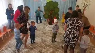 Игра "Побежали парами скорей"