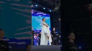 Выход с моими танцорами под песню «Какая есть» 😍😱 (Тг-канал: anetsai) 