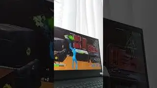 играя fortnite