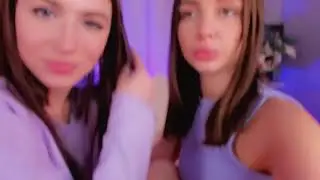 LESBIAN KISSING