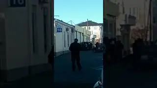 Перекупы стоят в очереди на новый завоз секенда #люди