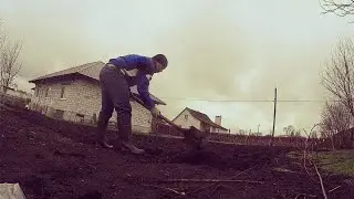 Самая простая деревенская жизнь. Весна не дает работать на земле.