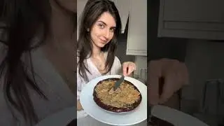 Готовим вкусный завтрак - День 3 - шоколадный овсяноблин с бананом и арахисовой пастой