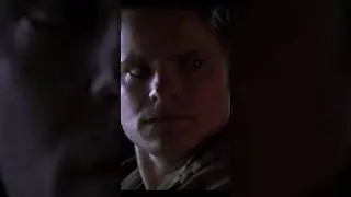 Маньяк преследует парней