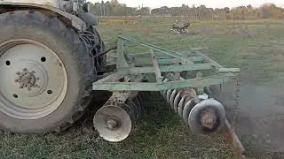 ЮМЗ 4*4 дискує