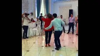 Тойда биді жарды ғой мыналар