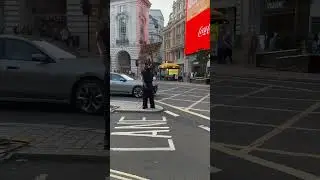 photoshoot in the middle of London 🤷🏾‍♂️😎 