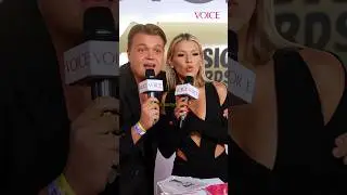 «Певица года» премии Жара Music Awards Люся Чеботина исполнила вживую песню вместе с Николаевым