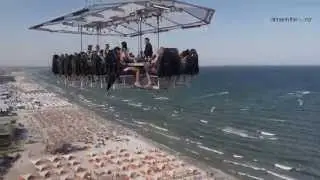 Dinner in the sky - on the Beach !