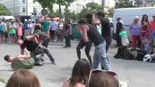 Арбуз на барахолке и уличные танцоры