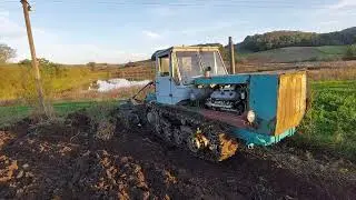 трактор т150 гусеничный, оранка