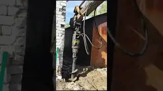 Гидробур EXTEN RX8 на экскаваторе-погрузчике MST