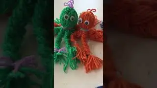 Выставка работ детей из кружка ВяЗуНчИкИ