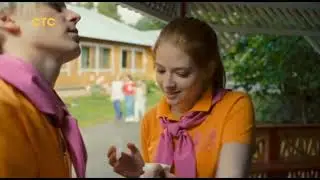 между двух огней