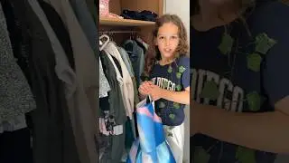 When little sisters go into big sisters rooms  😂 #shorts #sacconejolys #sisters