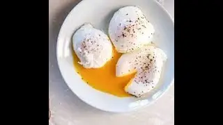 Perfect Poached Eggs....good enough for eggs benedict, too !, this method gives perfect results